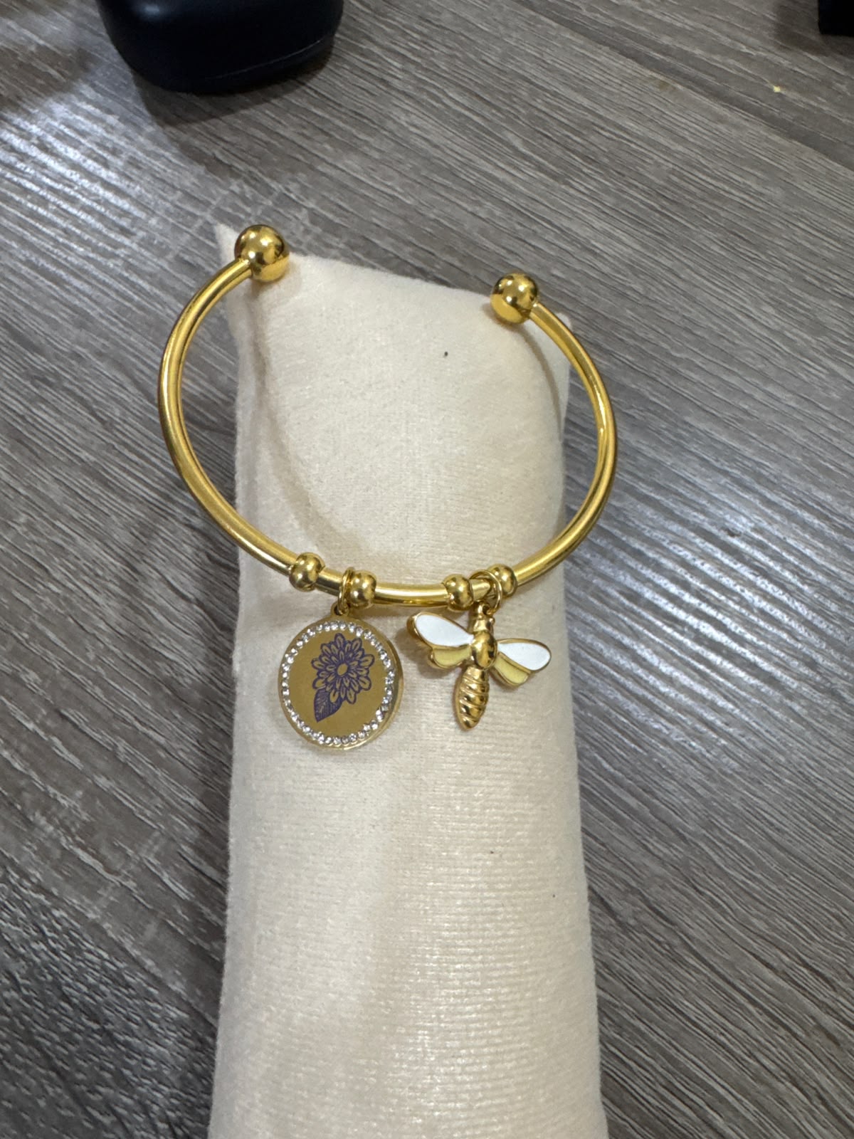 Daisy Éternelle Bangle view 3